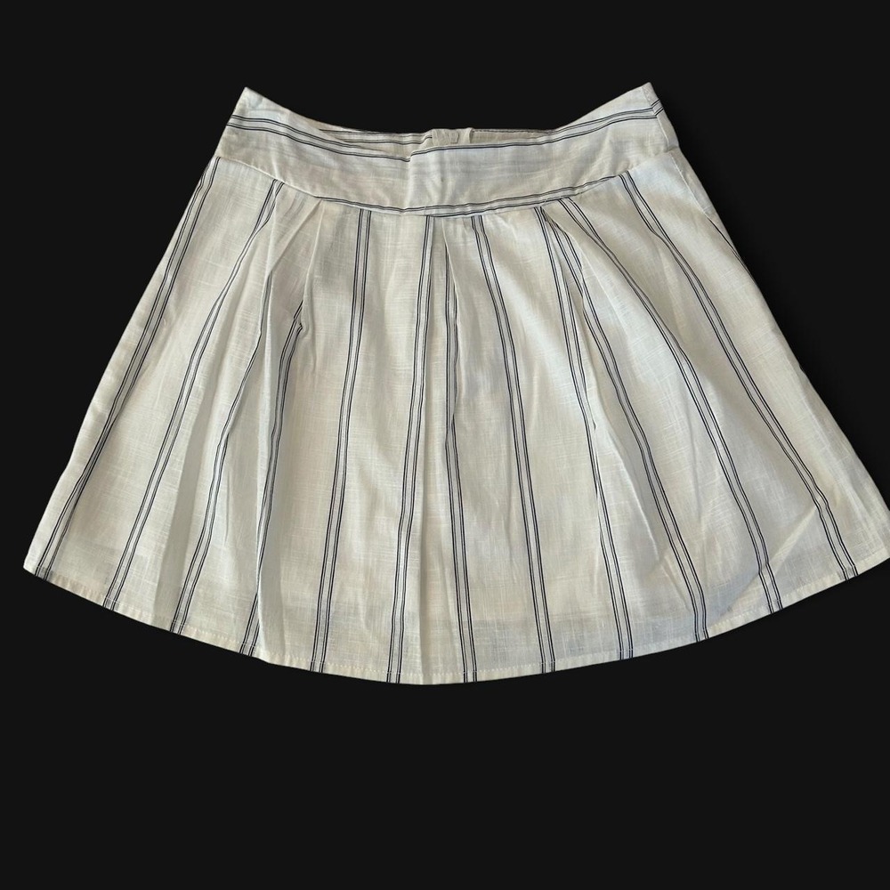 Charlotte Russe White Striped, 100% cotton Mini Skirt Size XS